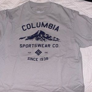 Columbia t-shirt